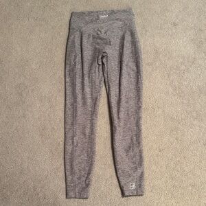 Bombshell Sportswear Heather Gray Leggings EUC Made in the USA